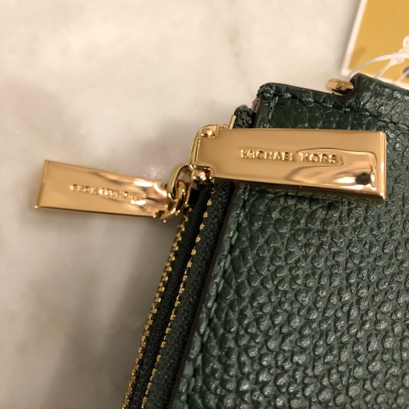Michael Kors Jet Set Leather phone wristlet NWT 😎 - Picture 8 of 13